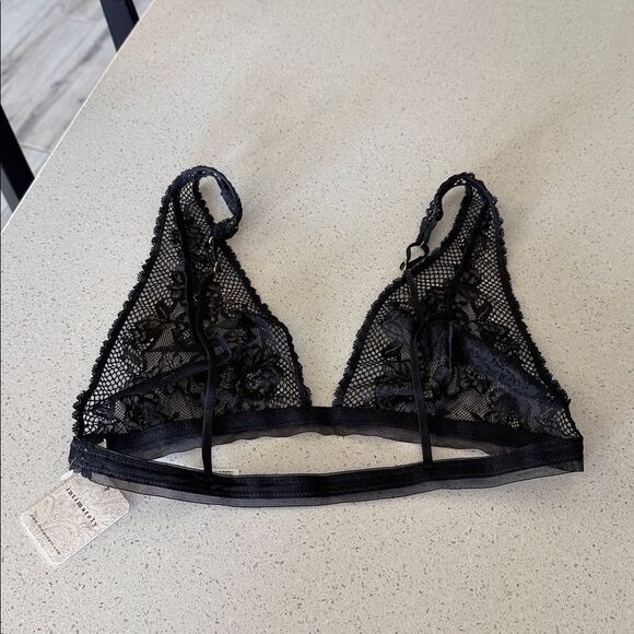 NWT Free People Care FP Reya Lace Bralette M Black Lace Netting Sheer Pull On - Picture 8 of 15